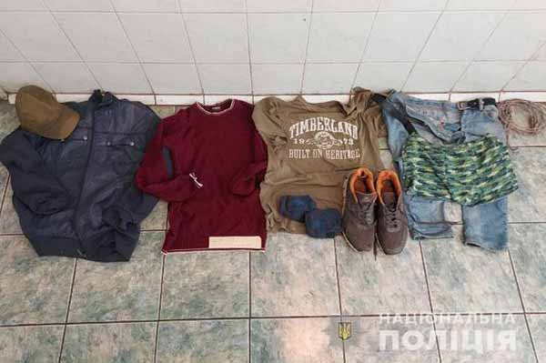 На Полтавщині в лісосмузі знайшли тіло чоловіка, поліція просить допомогти встановити особу